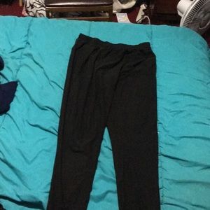 Plain black leggings